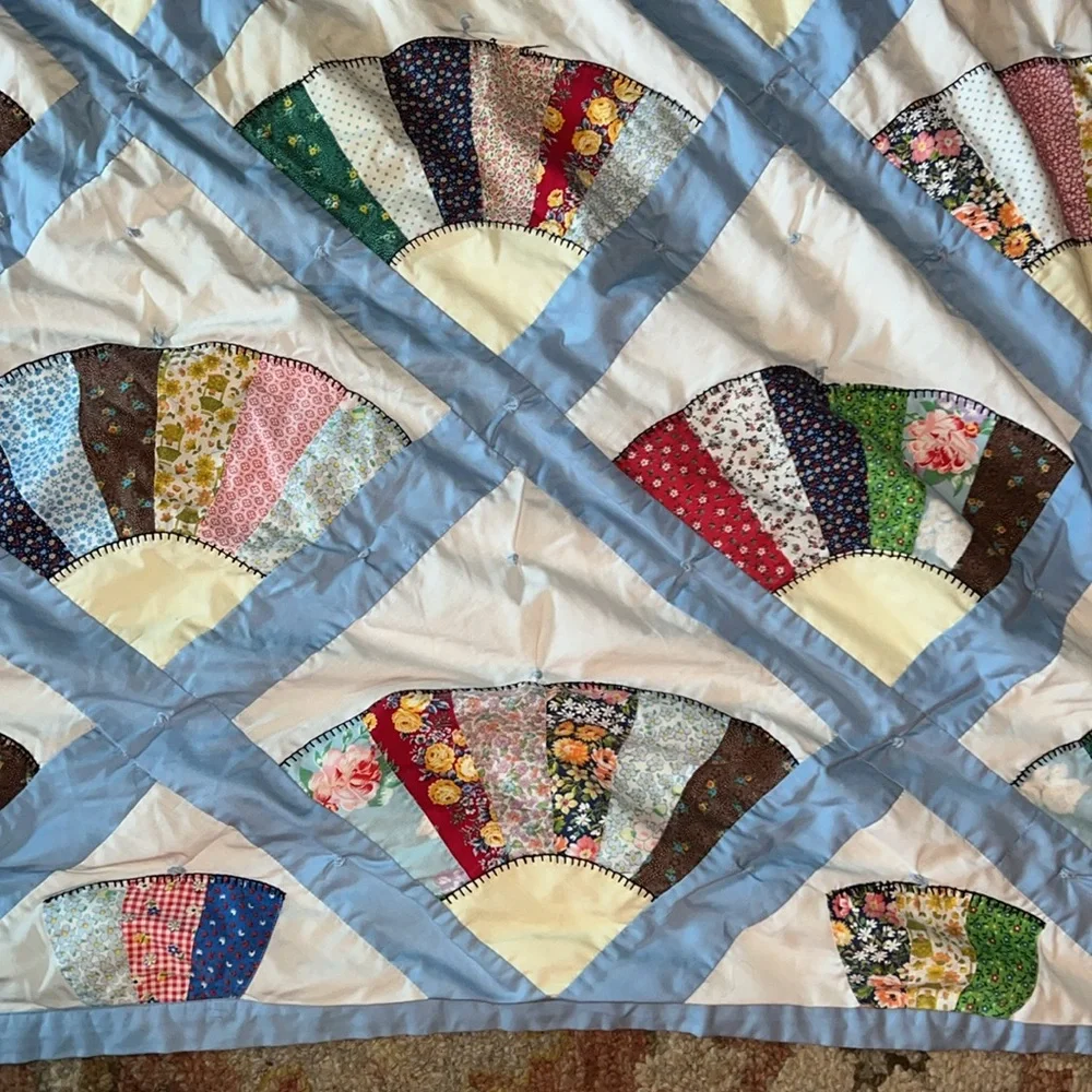 Vintage handmade quilt 70” x 82”